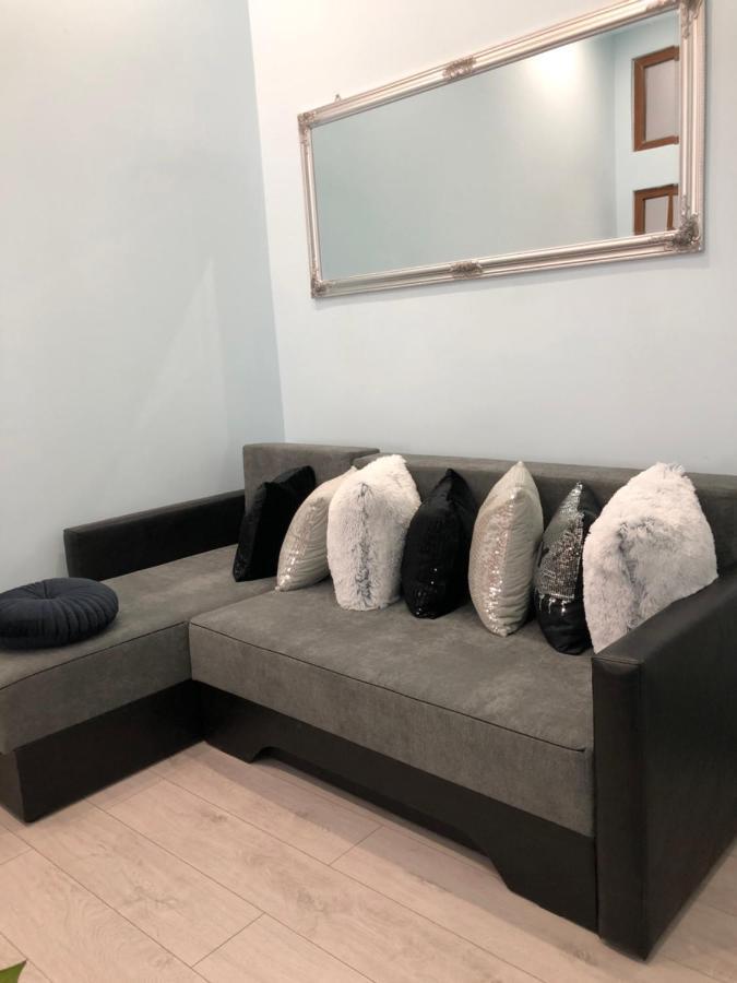 Weiss Old Town Ground Floor Apartment Sibiu Bagian luar foto